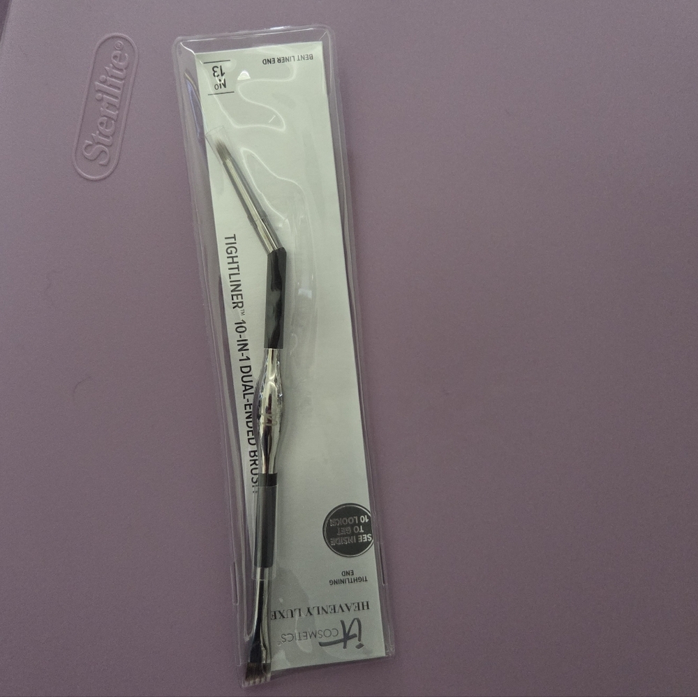 It Cosmetics HEAVENLY LUXE™ TIGHTLINER™ 10-IN-1 DUAL-ENDED BRUSH #13